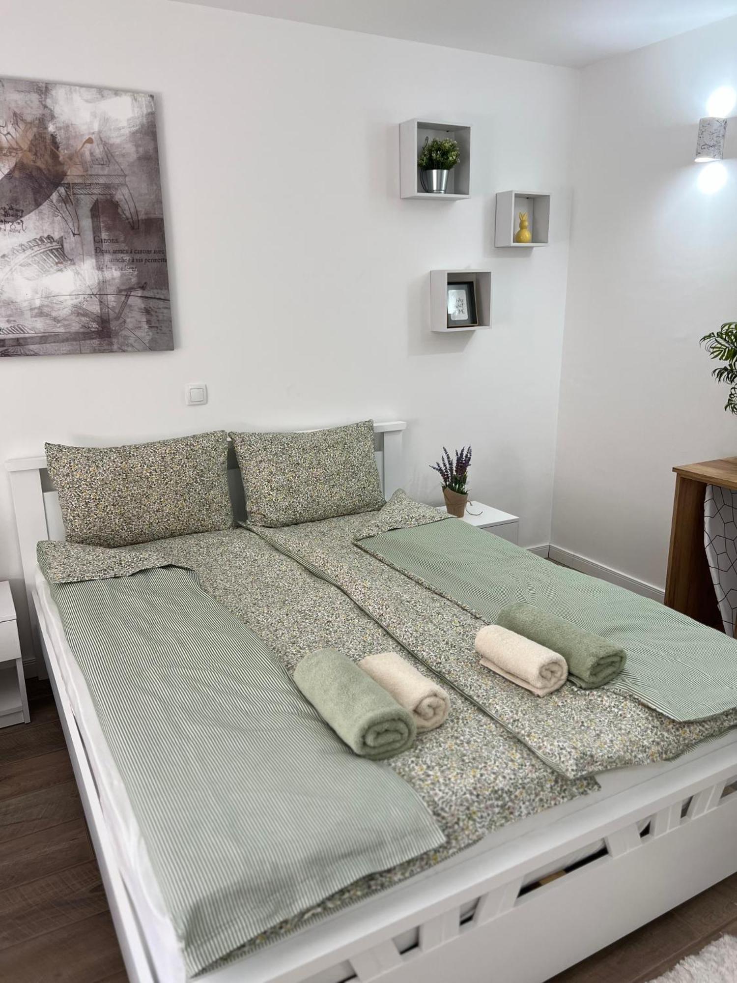 Guest House Lila Sombor Eksteriør billede
